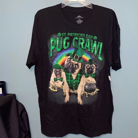 St. Patrick’s Day Pugs Graphic Tee Size Large - Picture 1 of 5